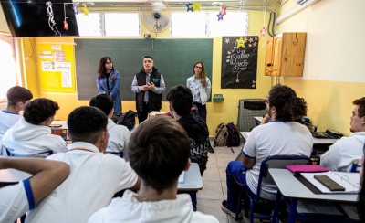 Almirante Brown: Continúan las charlas en escuelas para concientizar sobre la importancia del cuidado ambiental