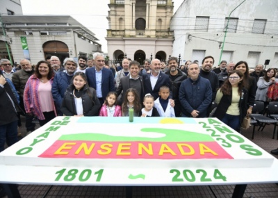 Ensenada: Kicillof y Secco encabezaron el acto por el 223° aniversario de la ciudad