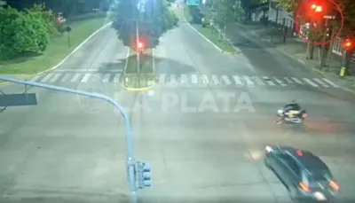 Pidieron la detención de la influencer que cruzó el semáforo en rojo y mató a un motociclista en La Plata