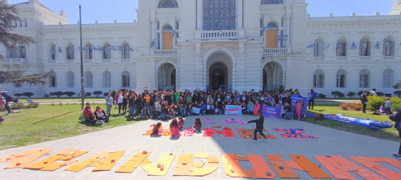 Movilización y reclamo en La Plata por desfinanciamiento al programas para la niñez