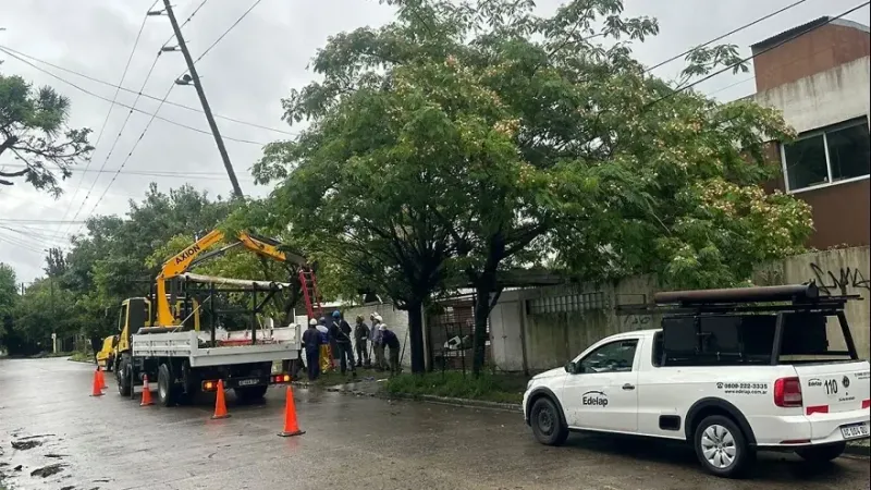 La Plata: EDELAP ya restituyó el servicio al 80% de los usuarios afectados por la tormenta