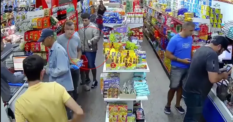 Intentó robarse cuatro botellas de fernet de un supermercado y lo descubrieron